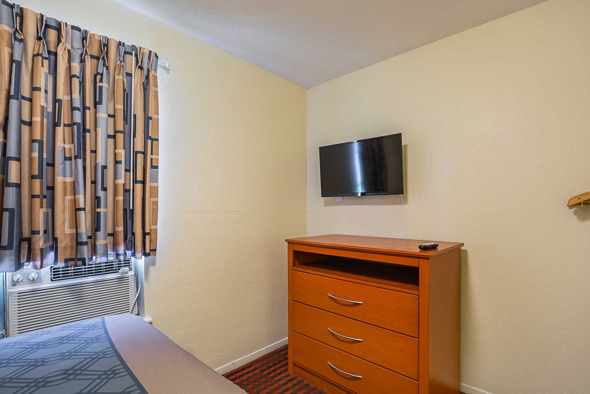 Econo Lodge Huntsville- University Area الغرفة الصورة